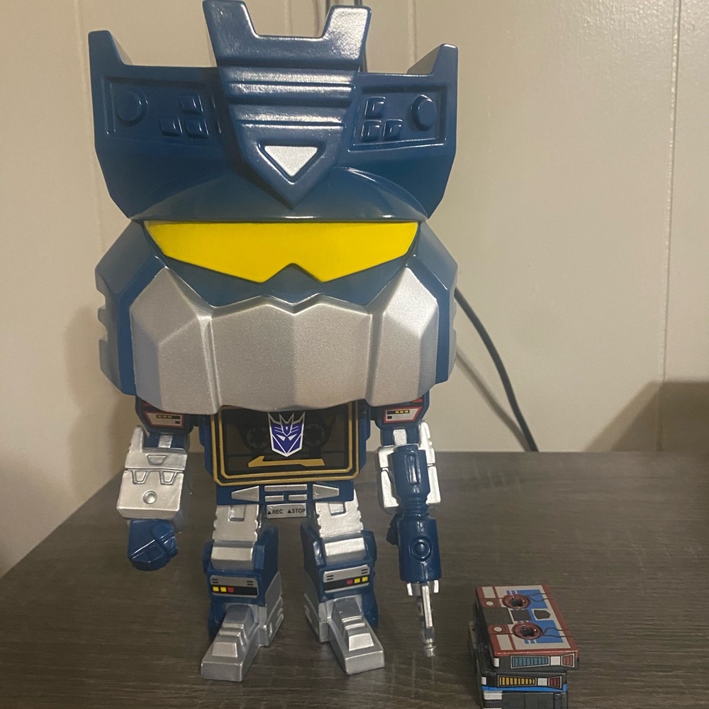 Transformers Soundwave with tapes Funko Pop